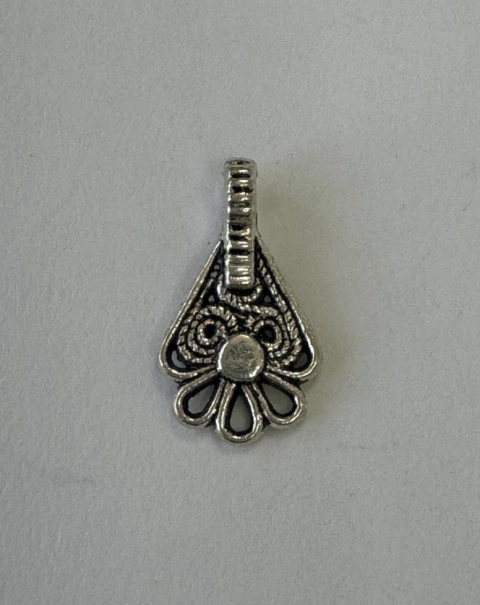 Dije gota floral. Zamak