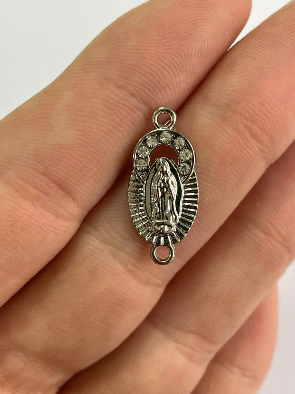 Conector virgen de Guadalupe. Strass