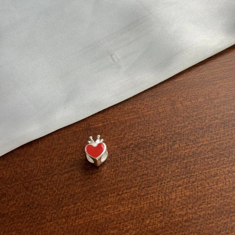 Berloque coroa/coração