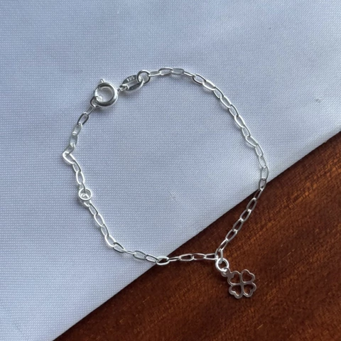 Pulseira trevo infantil