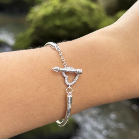 Pulseira coração e flecha