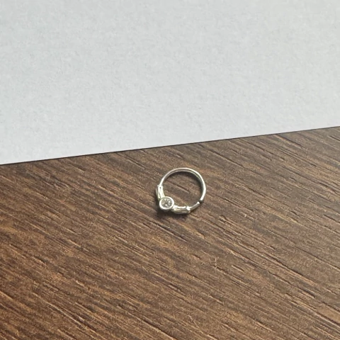 Piercing com zirconia