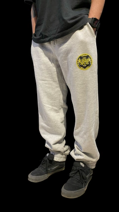 JOGGING TREASURY GRIS “TEOD” - comprar online