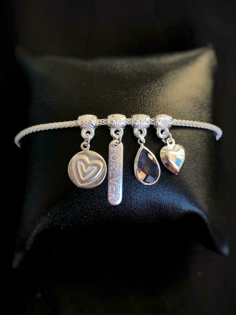 Pulseira Com Berloques Forever Banhada a Prata