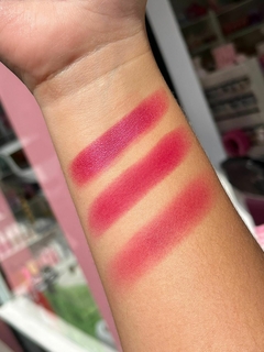 Trio de blush Melu All about cheeks na internet