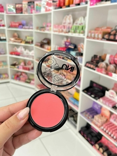 Blush Uni makeup THBlush na internet