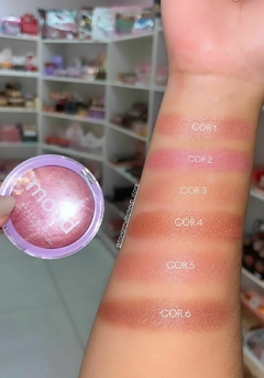 Baked Blush Ruby Rose na internet