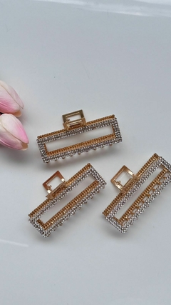 Prendedor de cabelo piranha com strass