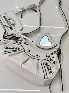 bolsa Kiara na internet