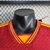 camisa-titular-home-i-roma-23-24-adidas-torcedor-três-listras-manto-giallorossi-serie-a-europa-league-despedida-92-93-vermelho-e-amarelo-gola-frontal-lupetto-celebrando-o-passado-mas-olhando-o-futuro-daje-roma-daje