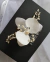 Imagem do Acessório de cabelo para noiva arranjo pin Orquídea branca pérolas cristais MILAN