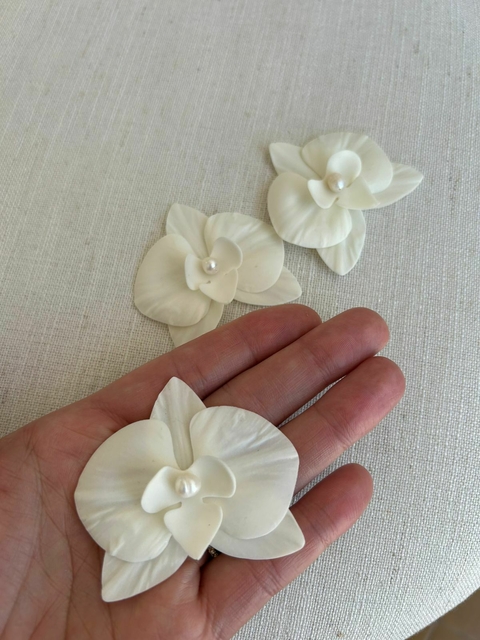 Acessório de cabelo para noiva arranjo Trio Mini Orquídeas Charlotte - comprar online