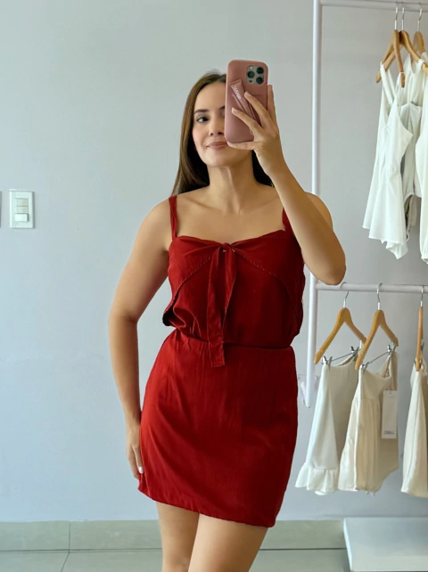 Saia Básica Vermelha