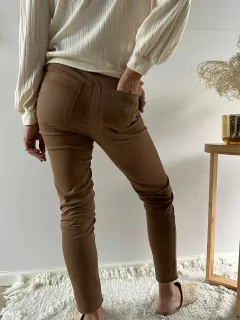 Pantalón Chupin en internet