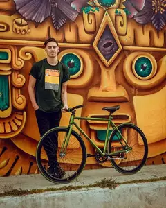 Bicicleta 700 Ultraligera Tonalidades de Verde