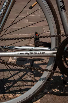 Imagen de Bicicleta Ultraligera Urbana Plata Galáctica 700 MyBikeMx