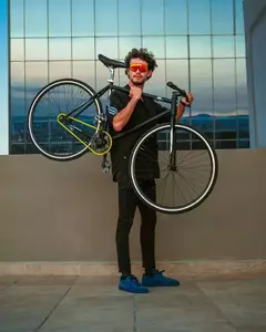 Imagen de Bicicleta 700 Color Negro Ultraligera