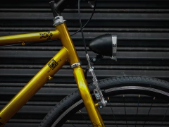 Imagen de Urbana Ultraligera Dorado Zaeta Personalizada con tu Nombre y Accesorios