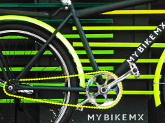 Black Thunder Personalizada con tu Nombre y Accesorios