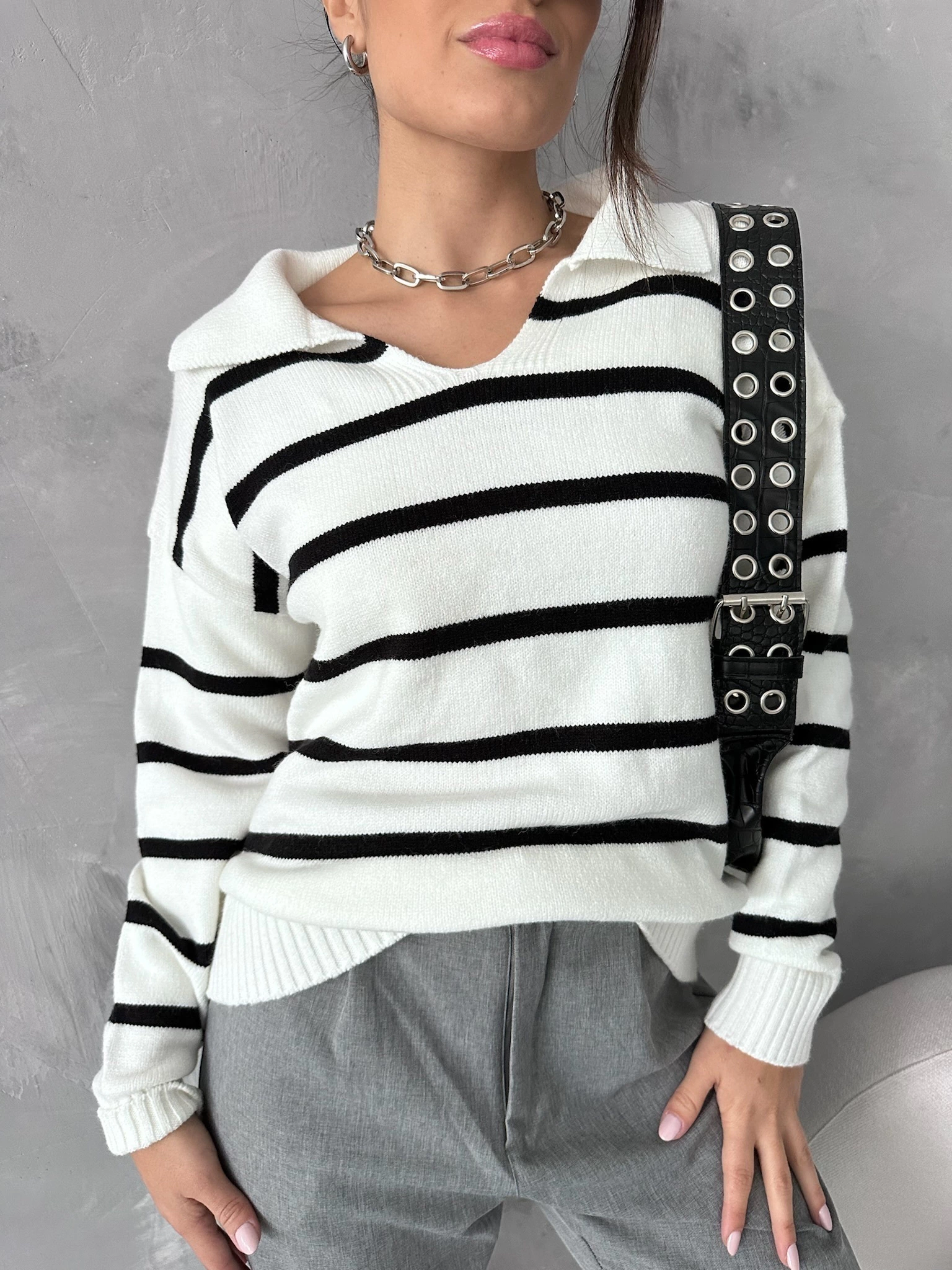 <p><span style="font-size: 18px">CASUAL</span></p>