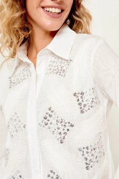 Camisa Briana bordado hojas lentejuelas art4090 Fr - Las Pilipu