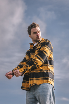 Imagen de Camisa Clásica Hombre - Mostaza y Negro