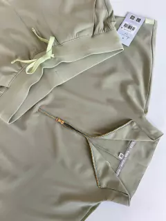 Uniforme Quirurgico Kura Adventure Sage Dama