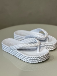 Chinelo Nuvem Branco - comprar online