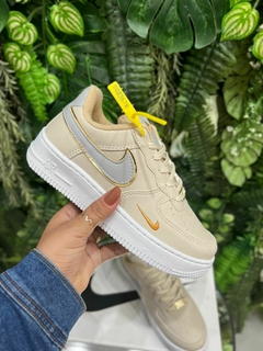 Tenis Air Force Dourado