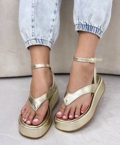 FlatForm Dourada - comprar online