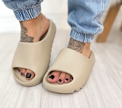 Chinelo Yeezy Nude - comprar online