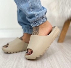 Chinelo Yeezy Nude