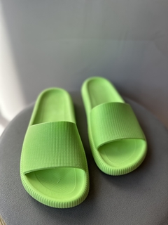 Chinelo Nuvem Verde - comprar online