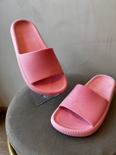 Chinelo Nuvem Rosa Bebê na internet