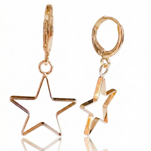 Brinco argola click com estrela em banho de Ouro 18K