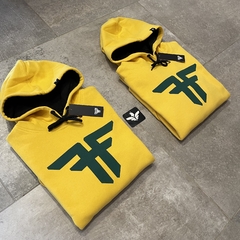 Fallen Trademark Yellow en internet