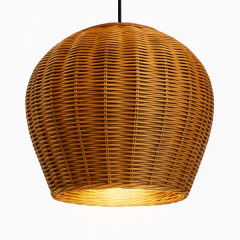 Luminária Pendente Karya em Rattan - CarmelaBlend ® | Online e Descomplicado