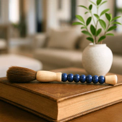 Pincel Decorativo Osso e Pedras Azuis - comprar online