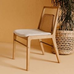 Cadeira Alma madeira maciça na internet