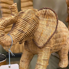 Escultura Elefante Asiático na internet