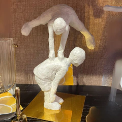 Escultura Pula Cela em Resina - comprar online