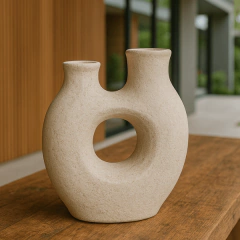 Vaso Ayami na internet