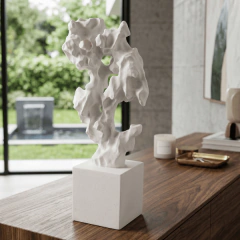 Escultura em Resina Branca - comprar online