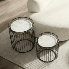 Conjunto de Mesas Nairon Metal e Tampo em Mármore Sintético. na internet