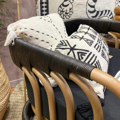 Poltrona Indonésia Anari Black - CarmelaBlend ® | Online e Descomplicado