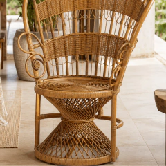Cadeira/Poltrona Luwih em rattan