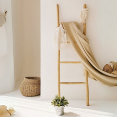 Escada Boho em Teca