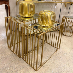 Conjunto de Mesas Arbon em metal dourado - CarmelaBlend ® | Online e Descomplicado