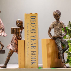 Escultura Leitura em Equilíbrio Porta Livros