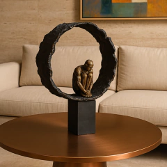 Escultura Abrigo Interior - comprar online